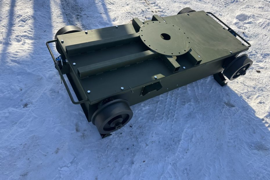 Радіокерована самохідна установка для рухомих цілей ТИР-2-01